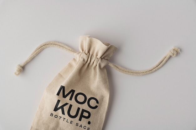Design de mockup de sacola de garrafa