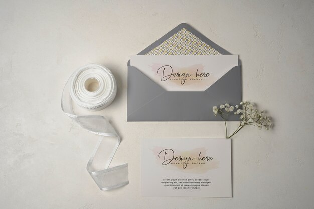 Design elegante de maquete de envelope de papel