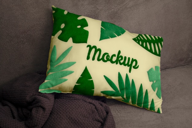 Design mock-up del cuscino con motivo a foglie