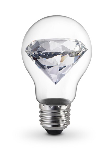 Diamant à l'intérieur de l'ampoule idée brillante concept fond transparent