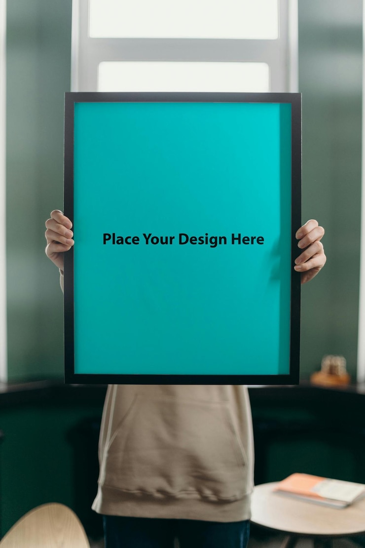 PSD disegno psd del modello di fotogramma tenuto a mano