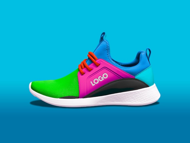 PSD diseño de calzado de zapatillas de deporte multicolor mockup