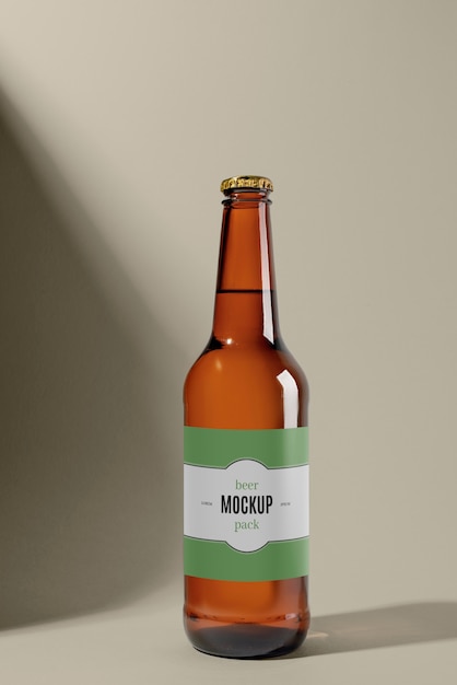 PSD diseño de maqueta de botella de cerveza alcohólica