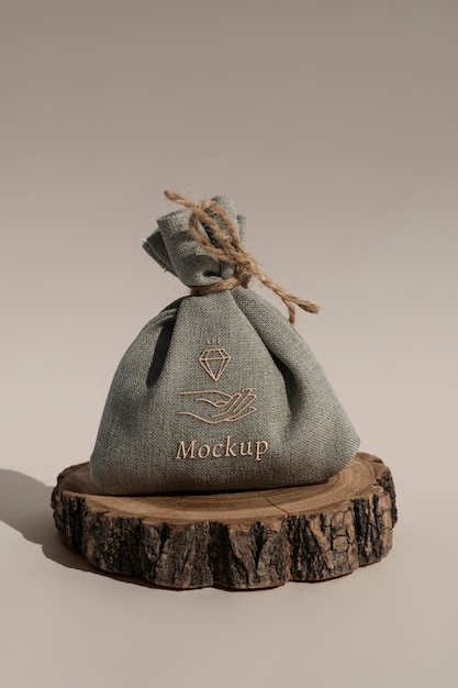 Diseño de maqueta del logotipo de la bolsa de joyas.