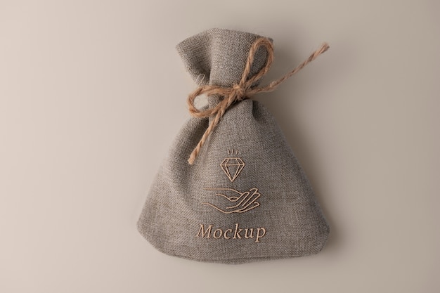 Diseño de maqueta del logotipo de la bolsa de joyas.