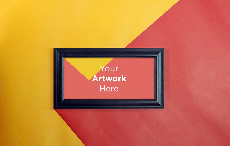 PSD diseño de maqueta de marco de foto vacía sobre fondo de papel rojo y amarillo