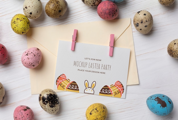 Diseño de maqueta de tarjeta de pascua feliz con huevos de pascua