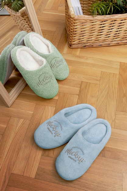 PSD diseño de maqueta de zapatillas de casa esponjosas y cómodas.