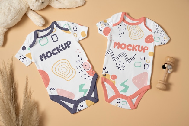 Diseño de maquetes de ropa para bebés