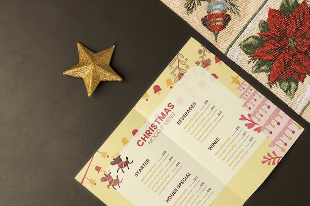 Diseño de menú navideño con decoración navideña