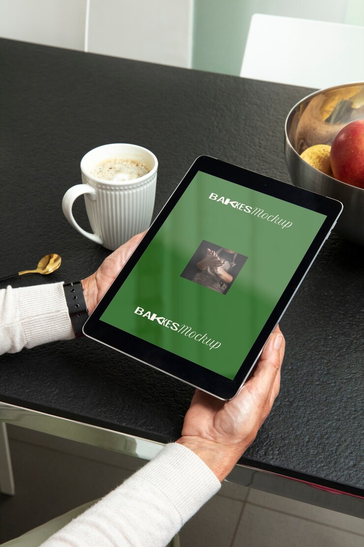PSD dispositivo de tableta con bebida de café