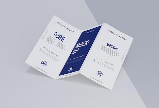 Disposizione del modello di brochure isolato su bianco