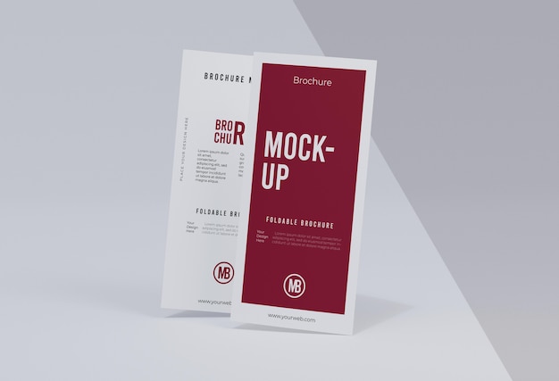 Disposizione del modello di brochure isolato su bianco