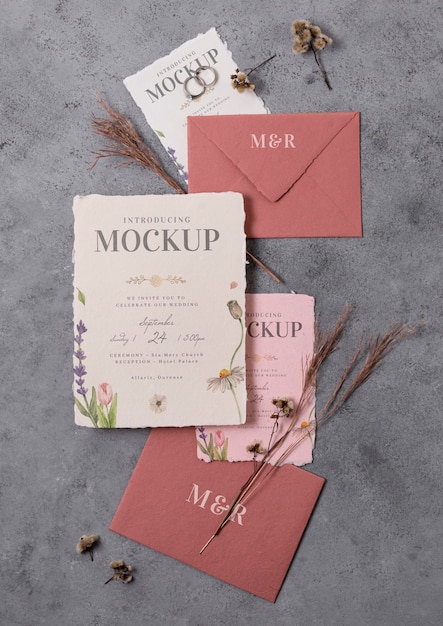 Disposizione di eleganti carte mock-up per matrimoni