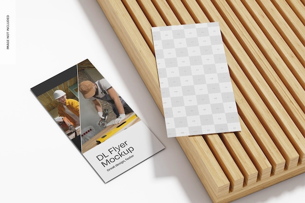 PSD dl-flyer mit holzpanel-mockup