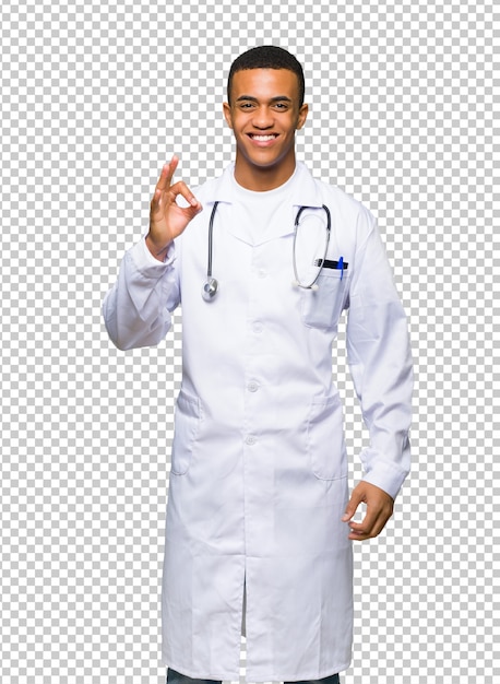 Doctor afroamericano joven del hombre que muestra una muestra aceptable con los dedos