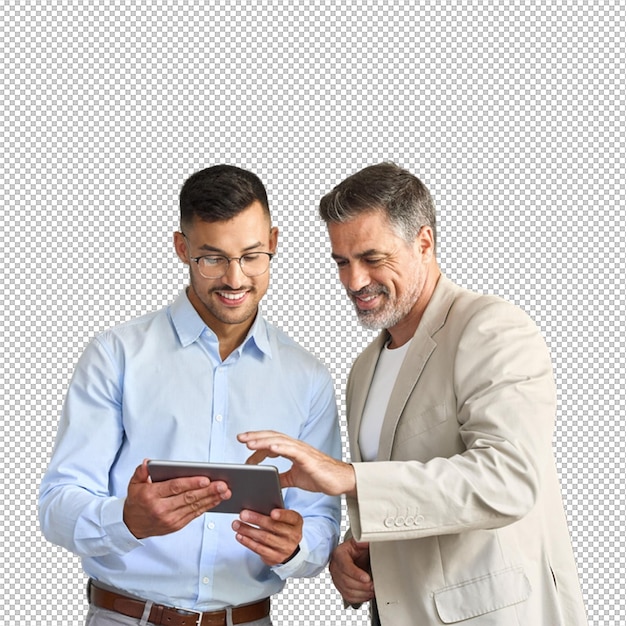 Dos hombres revisando la tableta en un entorno profesional