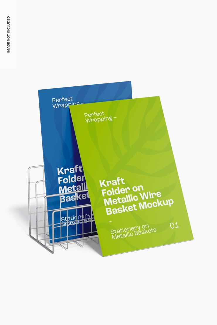 Dossiers Kraft sur maquette de panier en fil métallique, penché