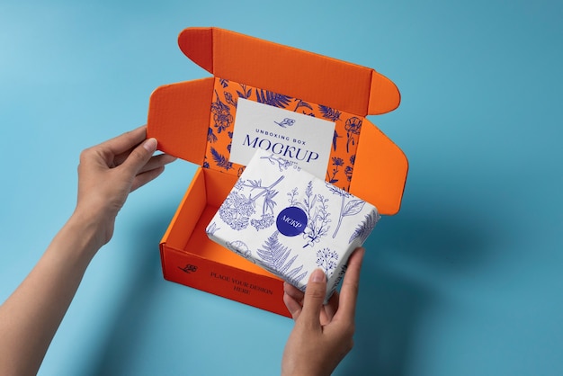 Draufsicht auf das Box-Unboxing-Mockup-Design