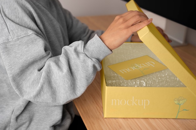 Draufsicht auf das box-unboxing-mockup-design