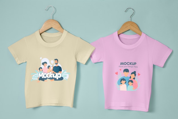 Draufsicht über babymode-mockup-kleidung