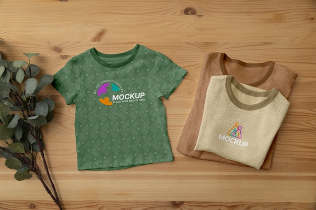 Draufsicht über Familien-T-Shirt-Modell