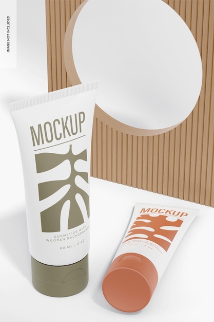Due tubi color crema sul palco in legno Mockup, in piedi e caduti