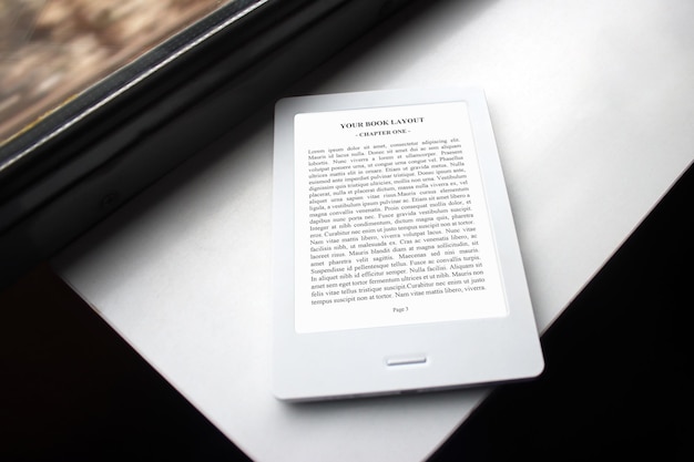 E-Book Reader Mock-Up, Lesen im alten alten Zug