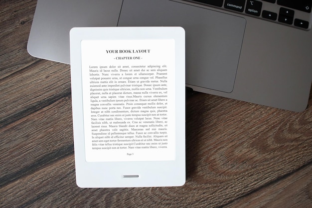 E-Book Reader Mock-Up und Laptop