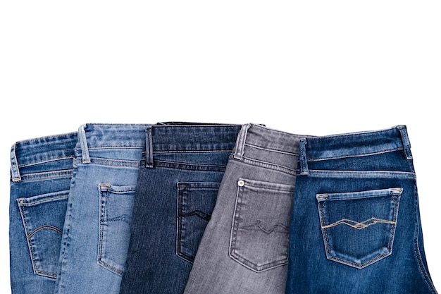 ein Paar blaue Jeans mit einem, auf dem steht Pocket