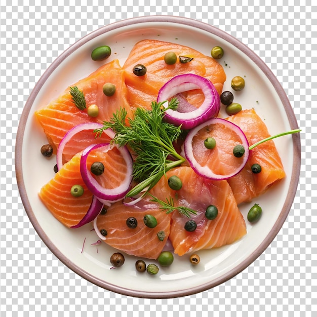 Ein Teller mit geräuchertem Lachs mit Kapern und roter Zwiebel auf durchsichtigem Hintergrund