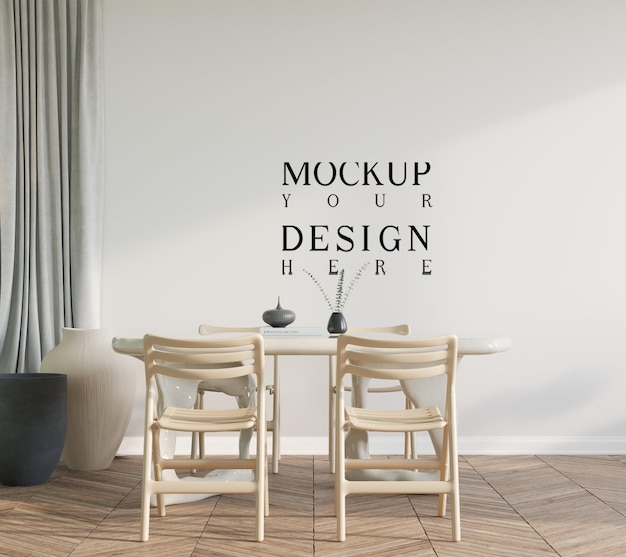 ein Tisch mit Stühlen und ein Tisch mit einem Schild, auf dem steht Scm Design
