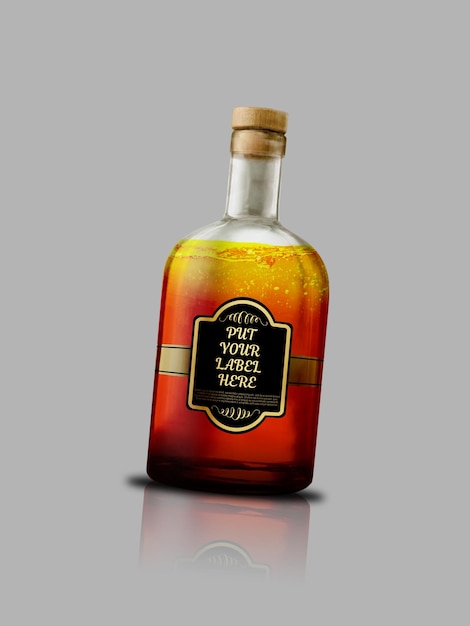 Eine Flasche Alkohol mit der Aufschrift „pret your own here“ darauf.