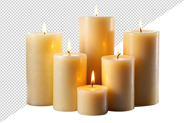 eine Gruppe von Kerzen mit einem weißen Hintergrund