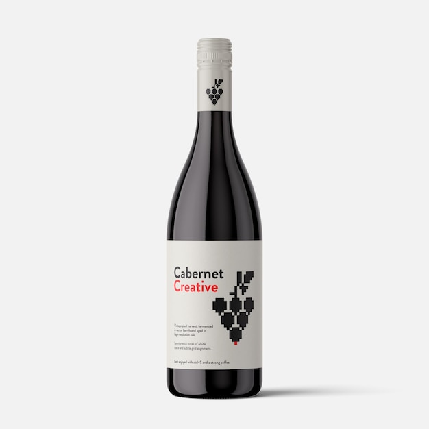 Elegante botella de vino Cabernet Sauvignon con etiqueta creativa