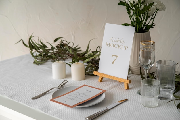 Elegante espositore da tavolo mock-up