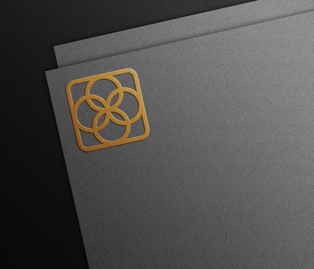 PSD embossed logo-mockup auf silbernem hintergrund