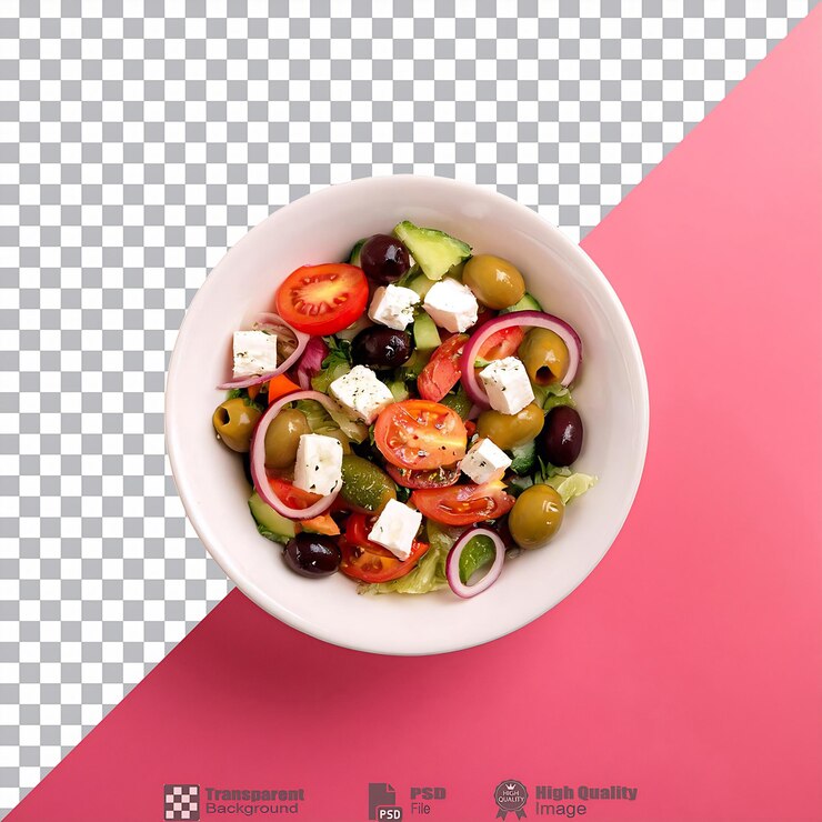 PSD ensalada griega con tomates aceitunas pepino cebolla roja y queso feta aislado