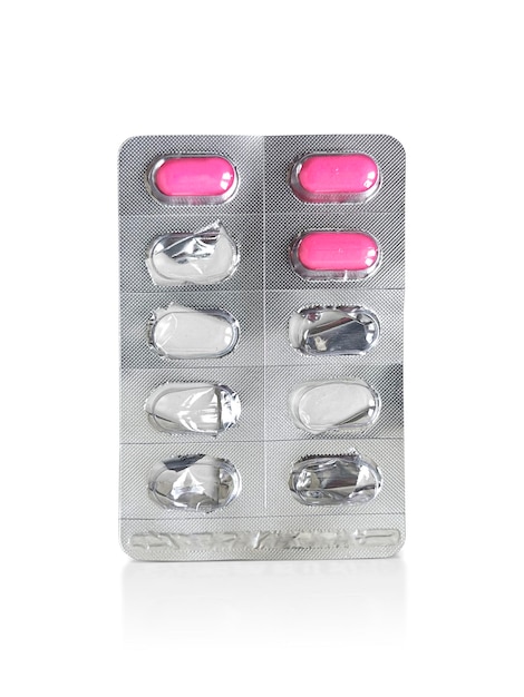 PSD envase de pastillas y pastillas usadas concepto de farmacia y medicamento fondo transparente