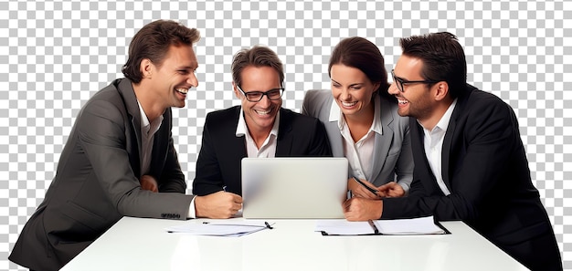 Équipe de gens d'affaires travaillant sur une table d'ordinateur portable isolée sur fond transparent