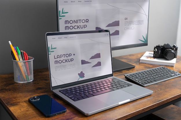 Escritorio de espacio de trabajo con dispositivo de monitor externo