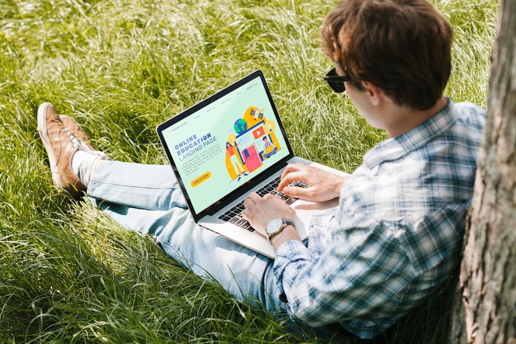 PSD estudiante disfrutando de estudiar al aire libre