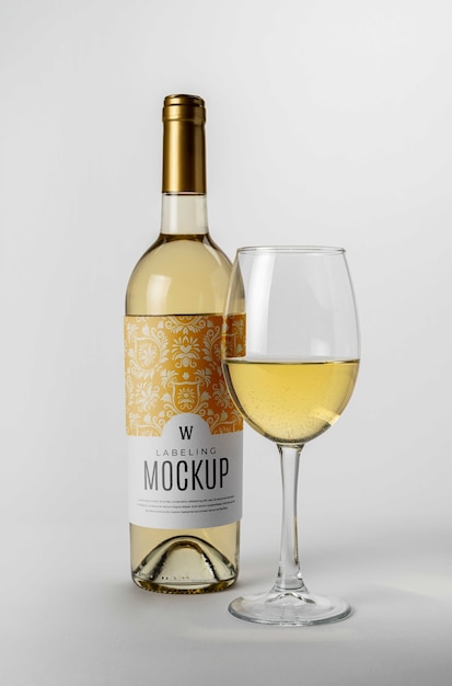 Etiquetado de diseño de maqueta de vino.