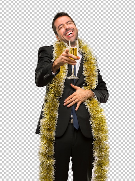 Evento de férias de Natal. Homem com champanhe comemorando o ano novo 2019