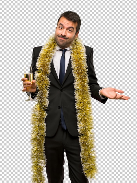 Evento de vacaciones de navidad hombre con champagne celebrando año nuevo 2019