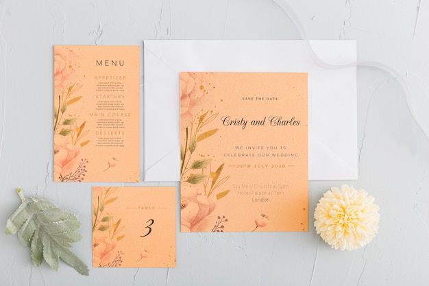 PSD faire-part de mariage plat avec des fleurs