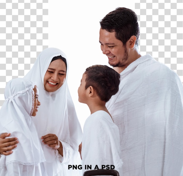 Família muçulmana se preparando para a peregrinação do Hajj isolada em um fundo transparente