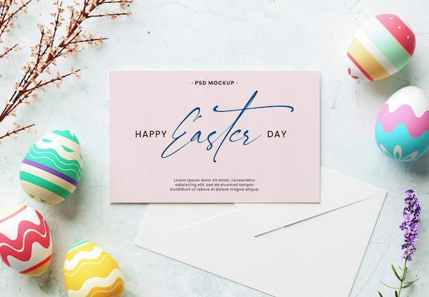 PSD feliz maqueta de tarjetas de felicitación de pascua con flores de huevos de colores y decoración casera en un fondo texturizado