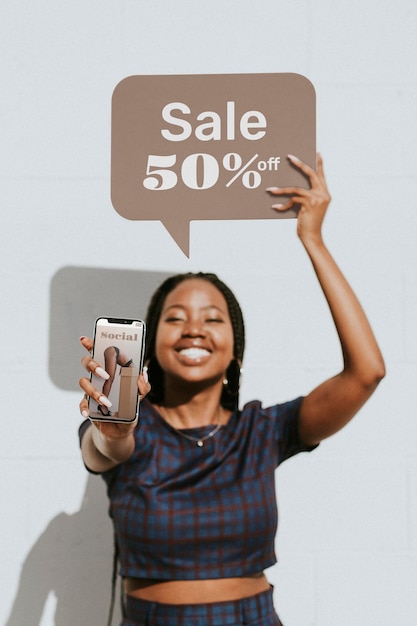Une femme noire joyeuse en psd