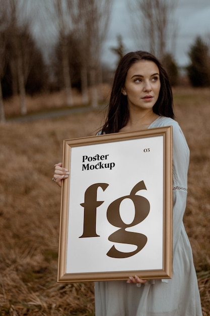 Femmes Avec Maquette D'affiche